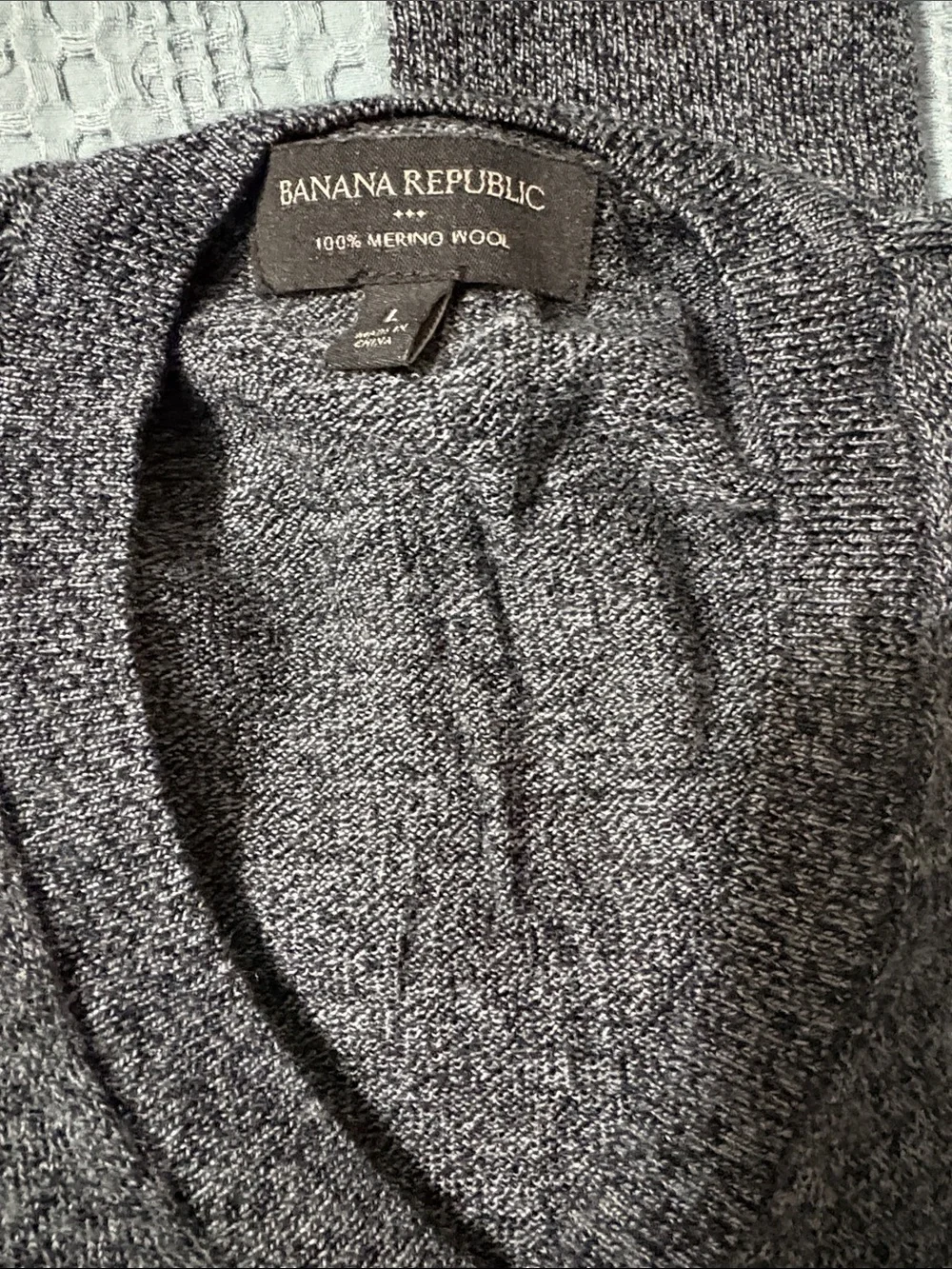 Banana Republic Men’s Charcoal Heather V-Neck Sweater
